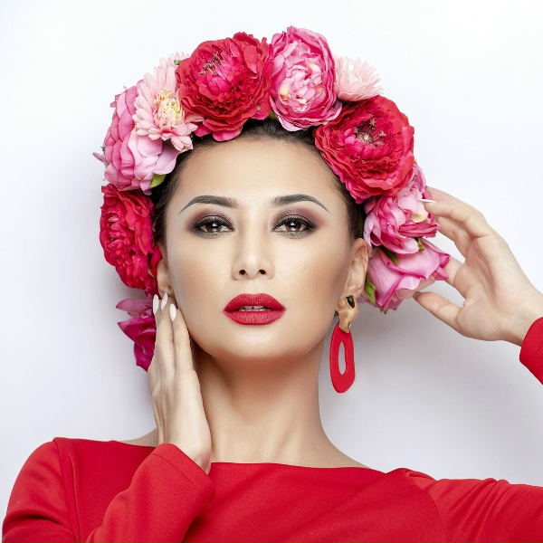 Обложка: Madina Sadvakasova - Жаңа Жыл Әні