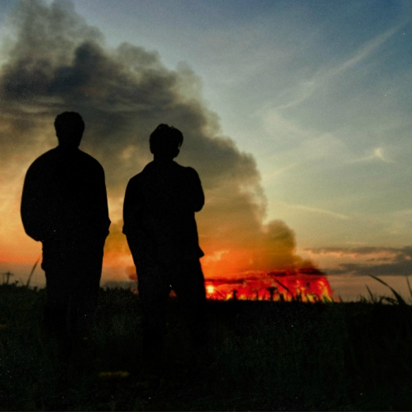 Обложка: Alex Warren feat. Joe Jonas - Burning Down (with Joe Jonas)