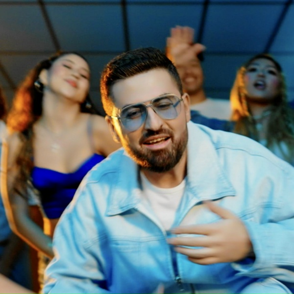 Обложка: Arman Hovhannisyan - Arev es Du