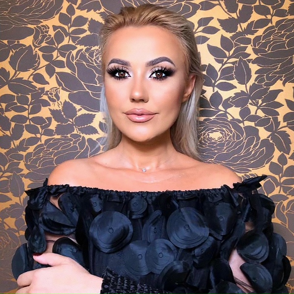 Обложка: Adina Popovici - Niciodată-n viață nu m-am dat bătut