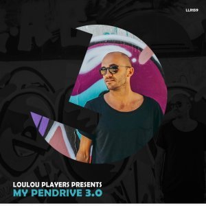 Обложка: Loulou Players, James Mac - She Walks