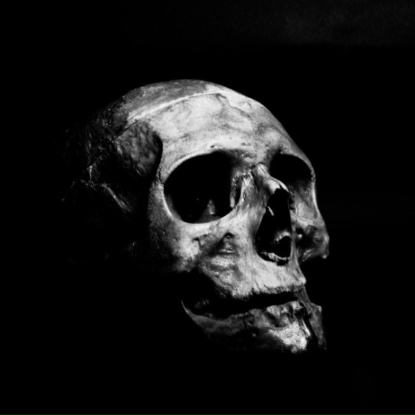 Обложка: Zé Maré - Creepy Simple Horror Background Ambience