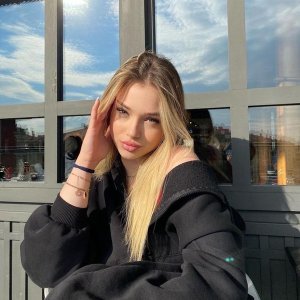 Обложка: TommyMuzzic, ZeddMusique - Roses x Children