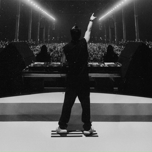 Обложка: ZHU - THE CALLING