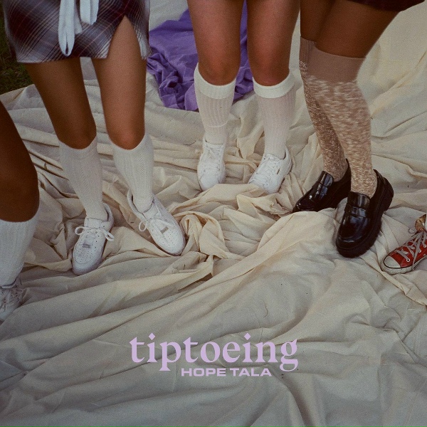 Обложка: Hope Tala - Tiptoeing