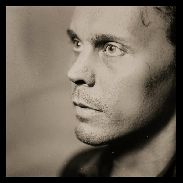 Обложка: Ville Valo - Olet Mun Kaikuluotain