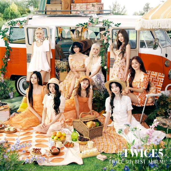 Обложка: TWICE - Talk that Talk