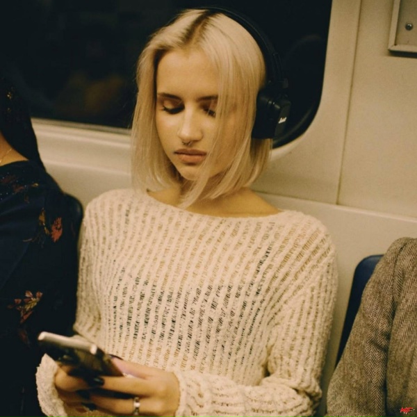 Обложка: KritinaArt, 145 - Metro