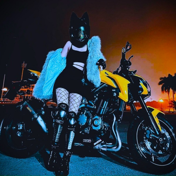 Обложка: DarkLux - back to friends